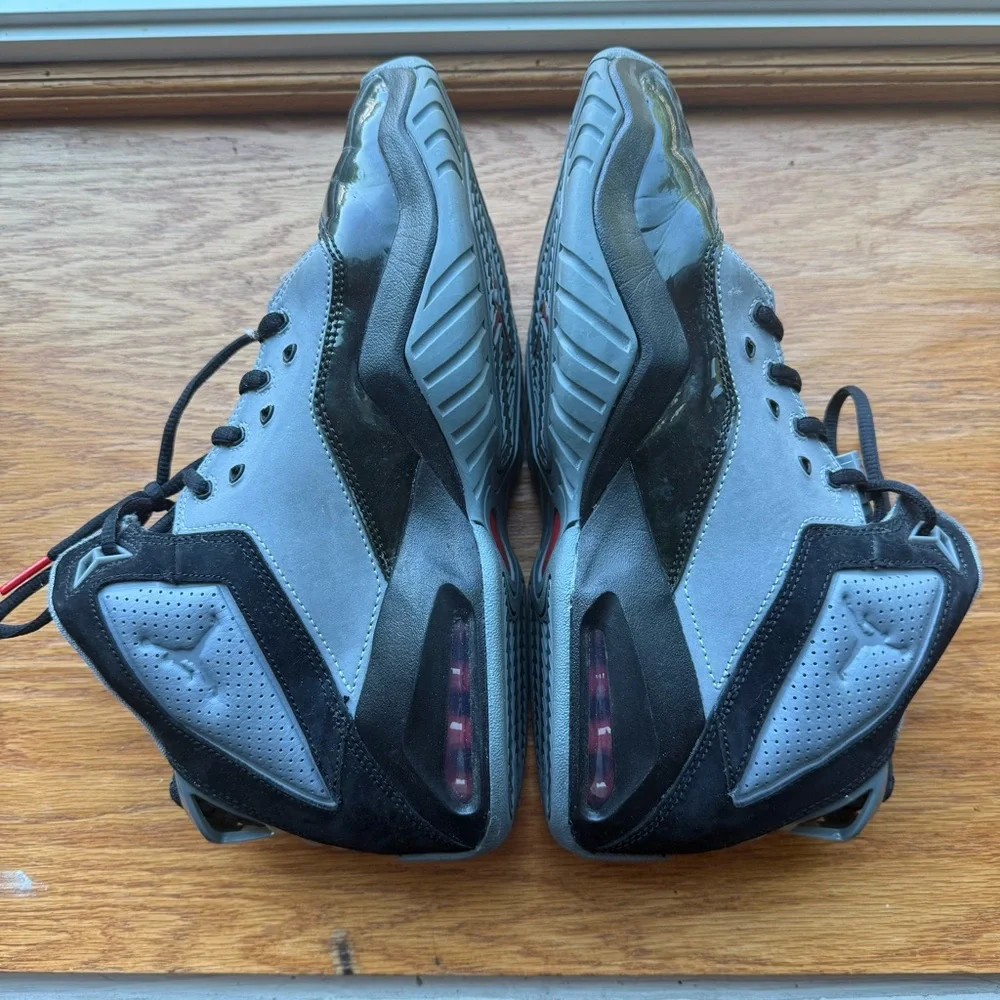 Mens Air Jordan B’Loyal Gray and Black Sneakers - Picture 4 of 7